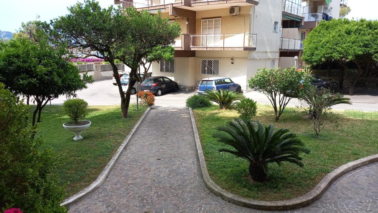 Domus Zagare - Wi-Fi Apartment Baia  Luaran gambar