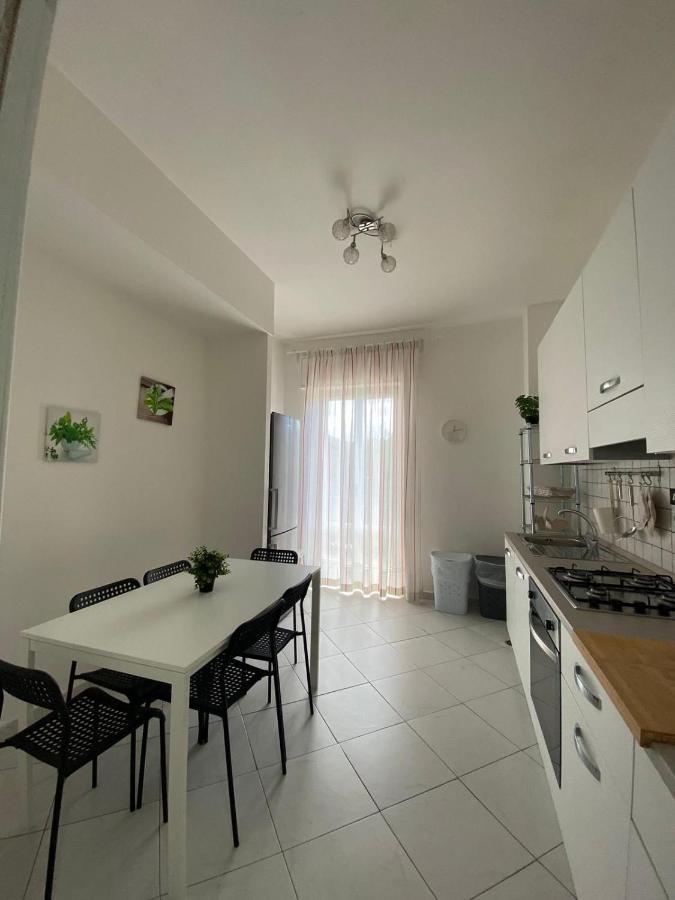 Domus Zagare - Wi-Fi Apartment Baia  Luaran gambar